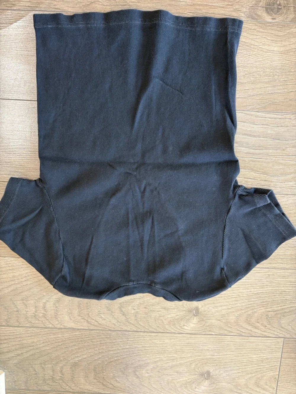 Brandy Melville Black Ribbed V-Neck Short Sleeve Tee Size-US-XS - Picture 5 of 9